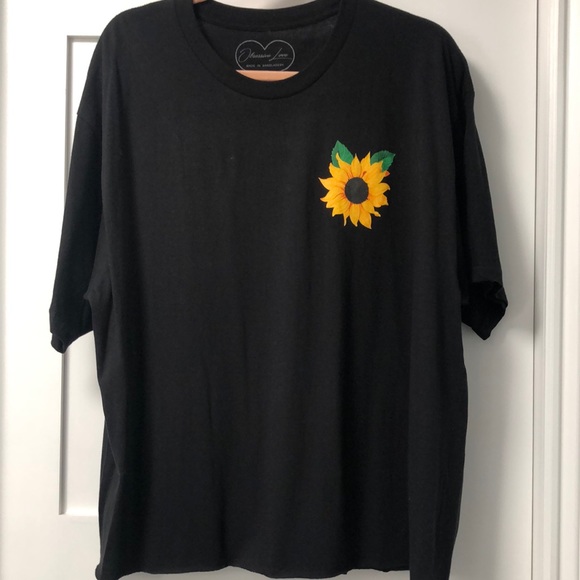 🆕🌻🌝You Are My Sunshine Sunflower graphic Top! 100% C. Back/front screen! - Picture 2 of 5